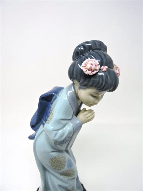Lladro Spain Porcelain Figurine Of Young Japanese Geisha Girl