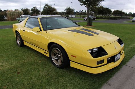 The Camaro IROC-Z Is a Certified Classic With a Racing Past - alt_driver