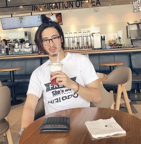 Những Vlogger hot nhất một thời đang làm gì để kiếm sống