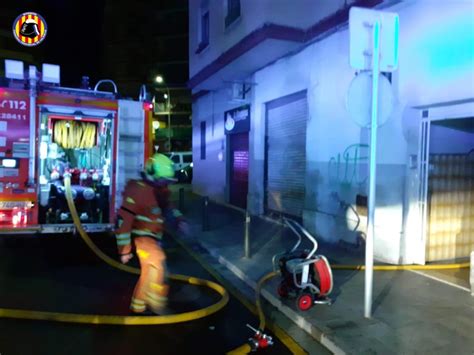 Cuatro Personas Atendidas Y Una Trasladada Al Hospital Tras Un Incendio