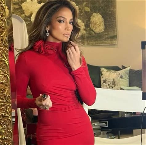 Jennifer Lopez Nailed Holiday Dressing In A Red Hot Party Dress