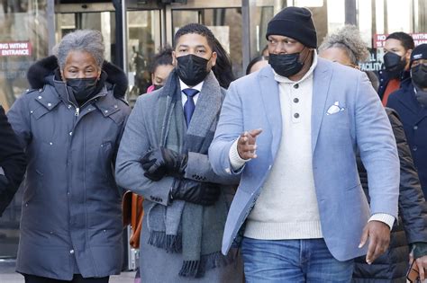 Jury begins deliberating in Jussie Smollett case