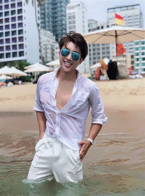 Sinh viên ngành Y Dược hot đến mức độ nào Kẻ là nam thần chốn bệnh viện người là hotgirl du