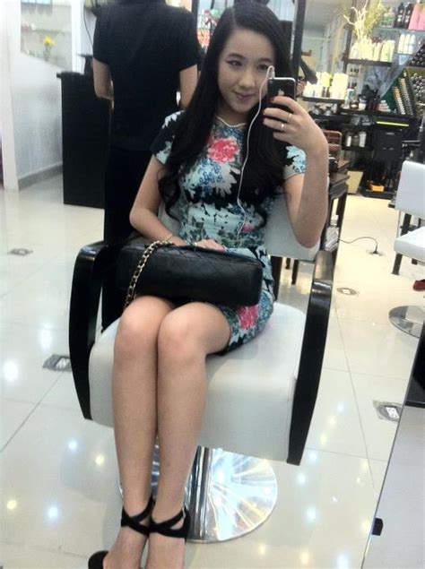 Đo độ xì tin của các hot girl khi chụp ảnh tự sướng