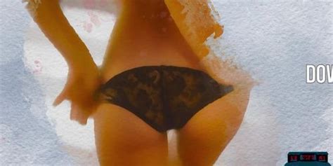 Arab MILF Babe Leighla Habib Strips Nude And Exposes Her Hot Petite