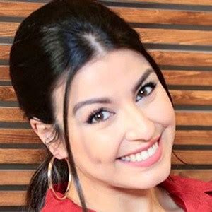 4 Hot Sexy Joelle Hajj Bikini Pics