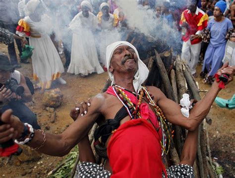 Sacrificios De La Santeria