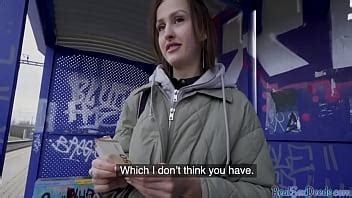 POV nena en cuero follada por dinero en efectivo después de exhibir al aire libre XVIDEOS