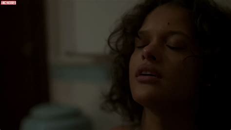 Thainá Duarte nude pics página