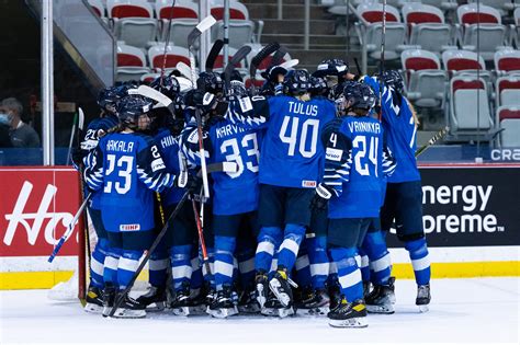 mitalit kaulassa kotiin naisleijonien mm kisat huipentuivat pronssijuhliin