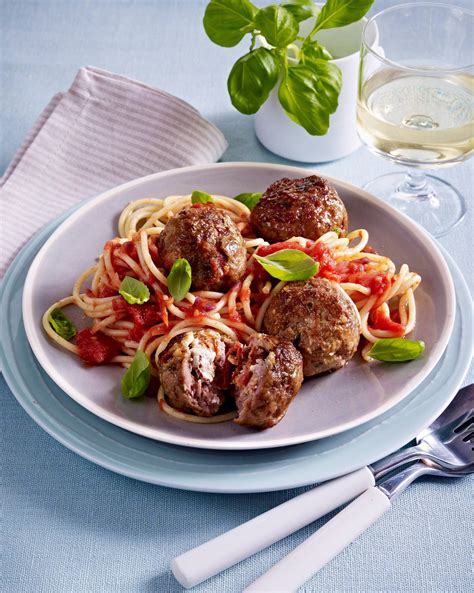 Frikadellen Gef Llt Mit Getrockneten Tomaten Ricotta Basilikum Auf