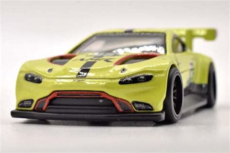 ASTON MARTIN VANTAGE GTEのレビューAMRのGTEレース用マシン HKC60 Hot Wheels 情報まとめ ホットウィール にわかマニア