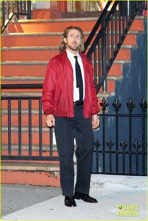 Ryan Gosling Sports Longer Hair While Filming Saturday Night Live Sketch In Nyc Photo 5031012