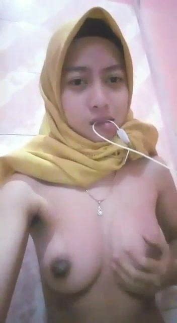 Tudung Girl Touching Herself Female Masturbation Porn Xhamster