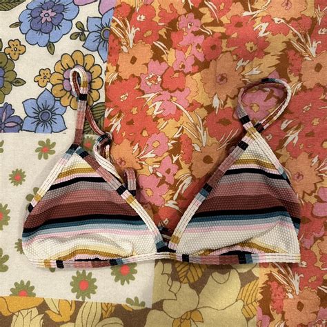 Billabong Triangle Bikini Top Super Cute Depop