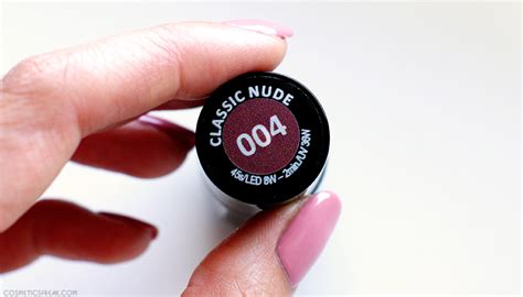 LAKIER HYBRYDOWY SEMILAC 004 CLASSIC NUDE Blog kosmetyczny Blog urodowy Pielęgnacja w wieku 30