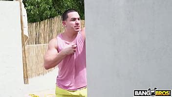 Spying On Some Huge Tits Pays Off XVIDEOS