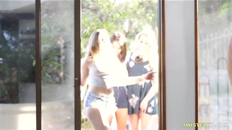 The Queen Of Bad Ideas Does A Foursome Adriana Chechik Remy LaCroix Mia Malkova XVIDEOS