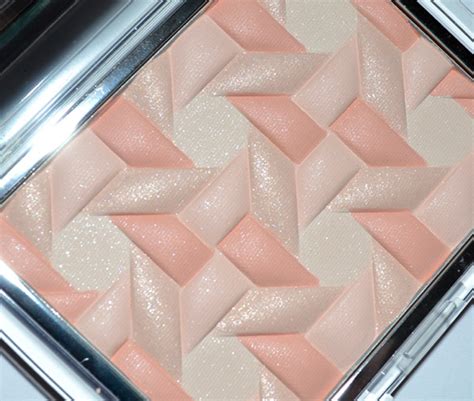 girl z Diorskin Nude Glow 003 First Light летний азиатский хайлайтер