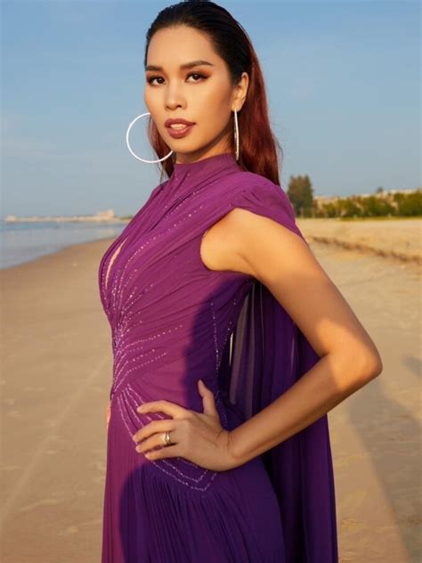 H Anh T Tin Di N Bikini Khoe B Ng B U Th Ng