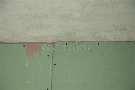 Green Drywall Wall In The Room During Renovation Apartment Renovation