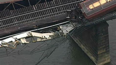 Freight Train Tumbles Into Potomac After Derailment On Bridge In Harpers Ferry Wtop News