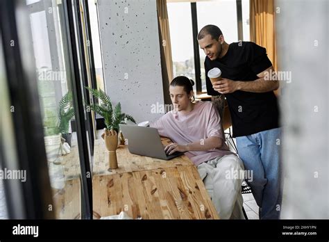 Jeune Homme Gay Font L Amour Banque De Photographies Et Dimages Haute R Solution Alamy