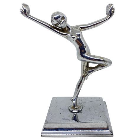 Limousin Art Deco Stil Silber Beendet Nude Flapper T Nzerin Mit Hoop Statue Bei Stdibs