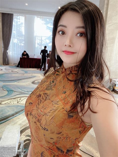 🐲 R2busty2hide
