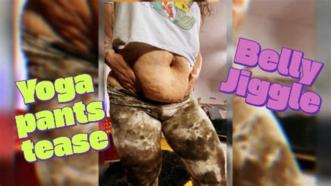 Bbw Jiggly Goddess Play Cuisses Ventre Fesses Rondes Secouent Dans Des Yoga Pants Moulants