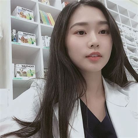 Nhan sắc cực phẩm của nàng hot girl thú y làm các thanh niên mạng thi