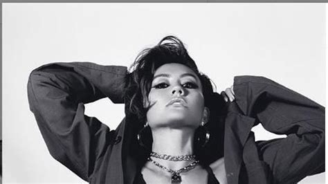 Serabut Tanggapi Potret Seksi Agnez Mo Gading Marten Too Hot