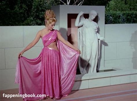 Leslie Parrish Nude OnlyFans Leaks Fappening FappeningBook