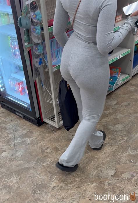 Mega Post Petite Ebony With Jiggly Fat Ass In Tight Vpl Gray Leggings Oc Gifs Spandex