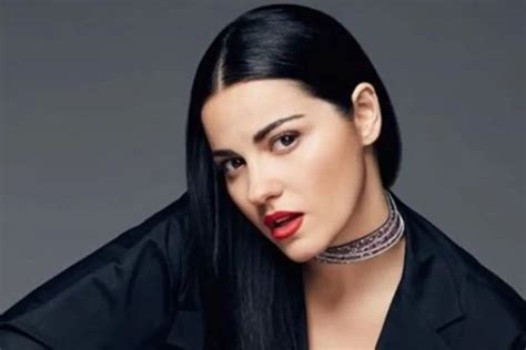 Maite Perroni y su publicación hot en sensual lencería de arneses