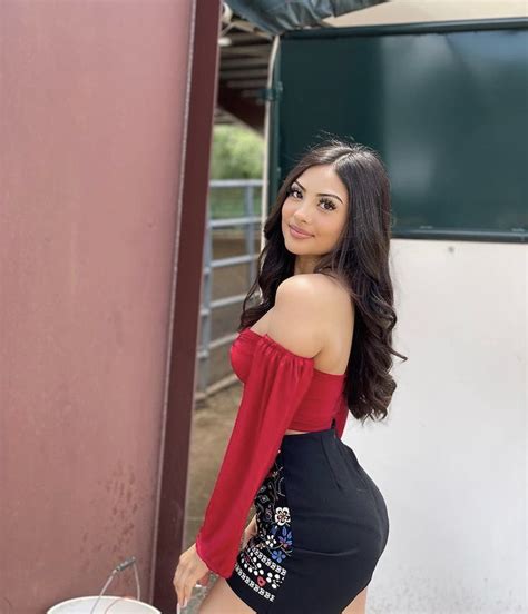 Pin By Vanessa Gomez On Fashion Latina Fashion Outfits Pretty Girl Outfits Western Wear