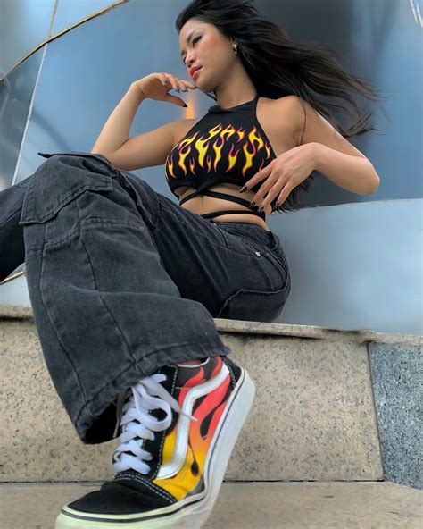 Hot girl Đắk Lắk khiến cư dân mạng chú ý nhờ gu thời trang biến hóa