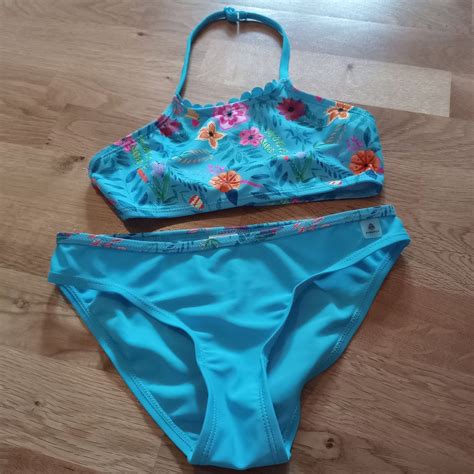 Se produkter som liknar Firefly blå bikini storlek 140 på Tradera 684998109