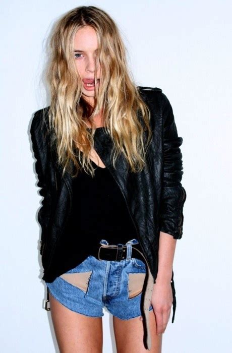 Blonde Hair In Vancouver By Top Hair Colourists Moods Hair Salon