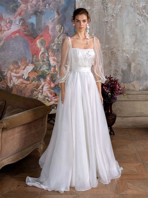 A Line Wedding Dress With Balloon Sleeves