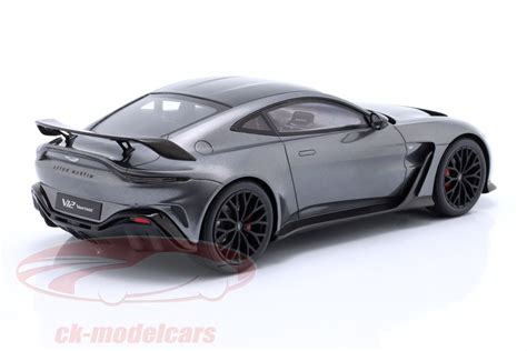 Gt Spirit Aston Martin V Vantage Baujahr Grau Metallic