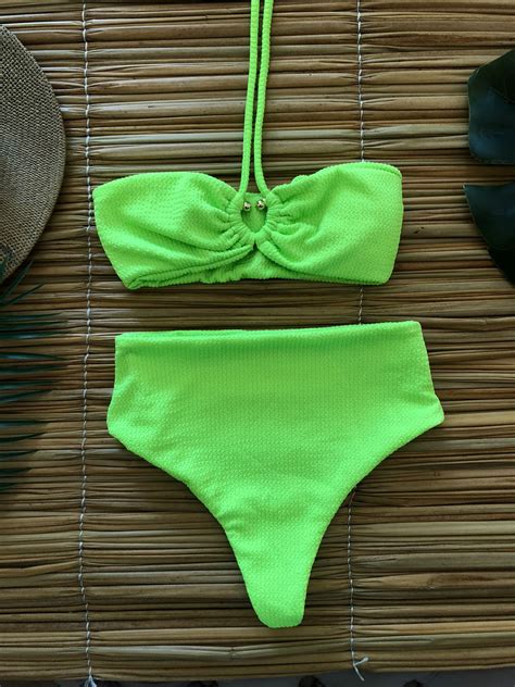 BIQUINI RETRÔ HOT PANTS VERDE NEON ATOALHADO Closet das