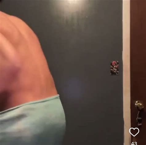 Naked Guy Mooning On Instagram ThisVid