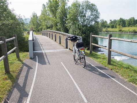 Piste Cyclable France Banque d'images et photos libres de droit - iStock