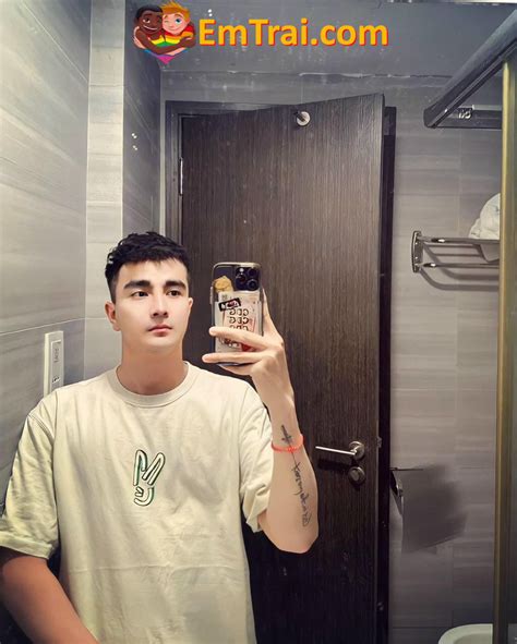 Trai bao cute đi khách tận nhà phục vụ sex tới bến tận tình emtrai