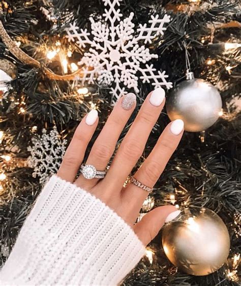 Top 40 mẫu nail Noel HOT TREND năm nay nên thử ngay