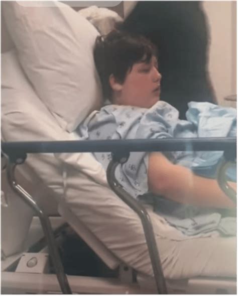 Trans-OP mit 13 – deswegen klagt sie nun die Ärzte – Welt | Heute.at