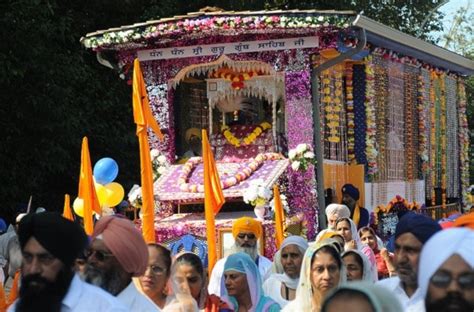 Thousands of Sikh faithful celebrate during Nagar Kirtan - The ...