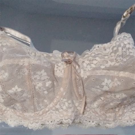 Elle Macpherson Intimates Nude Lace Bra Gem
