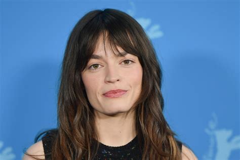 Sex Education Star Emma Mackey On The Baptism Of Fire That Was Berlin Drama Hot Milk